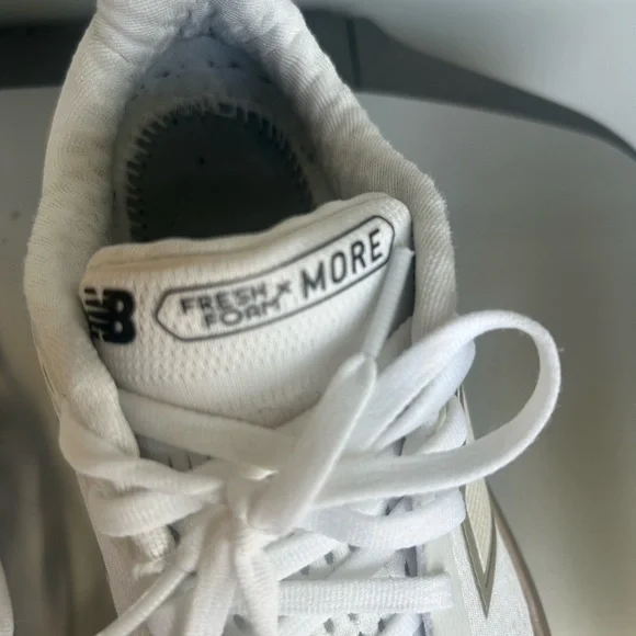 White and Tan Athletic Sneakers New Balance - Picture 3 of 8